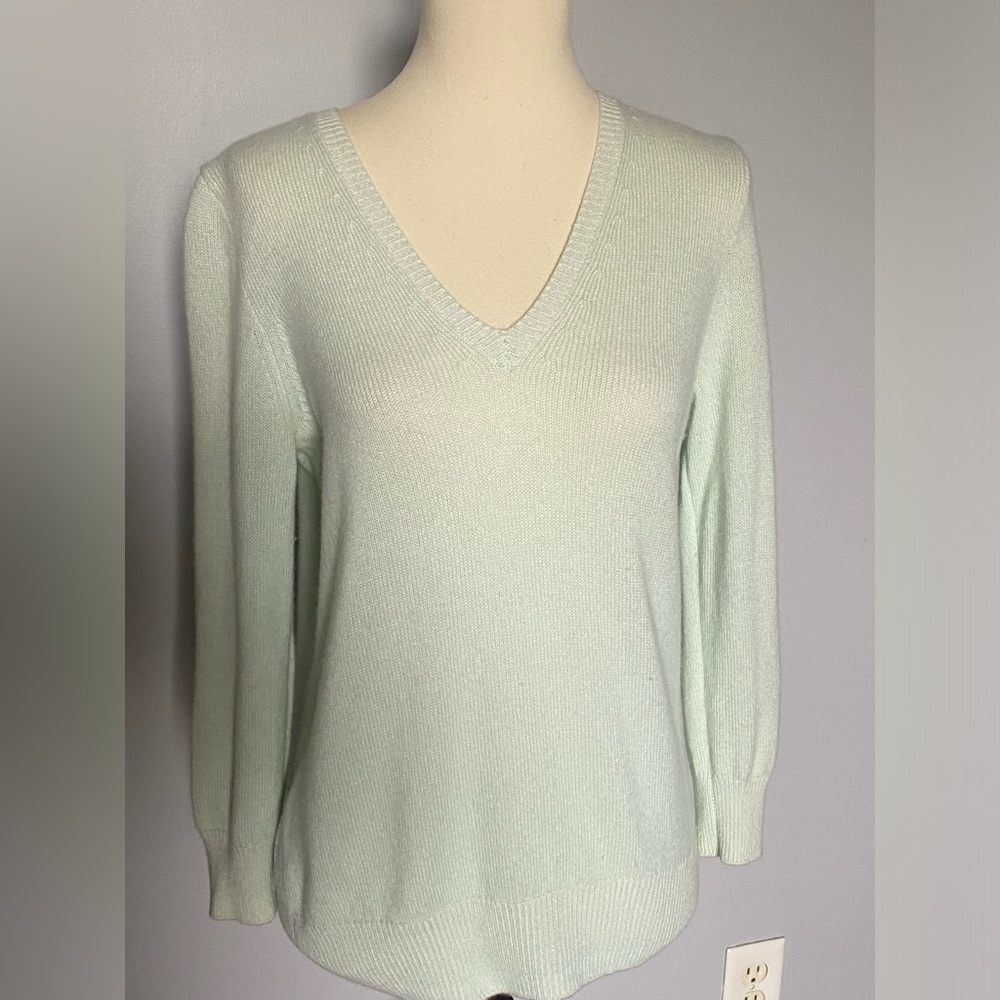 J. Crew Women's Sweater Light Green 100% Italian Cashmere V-Neck Small